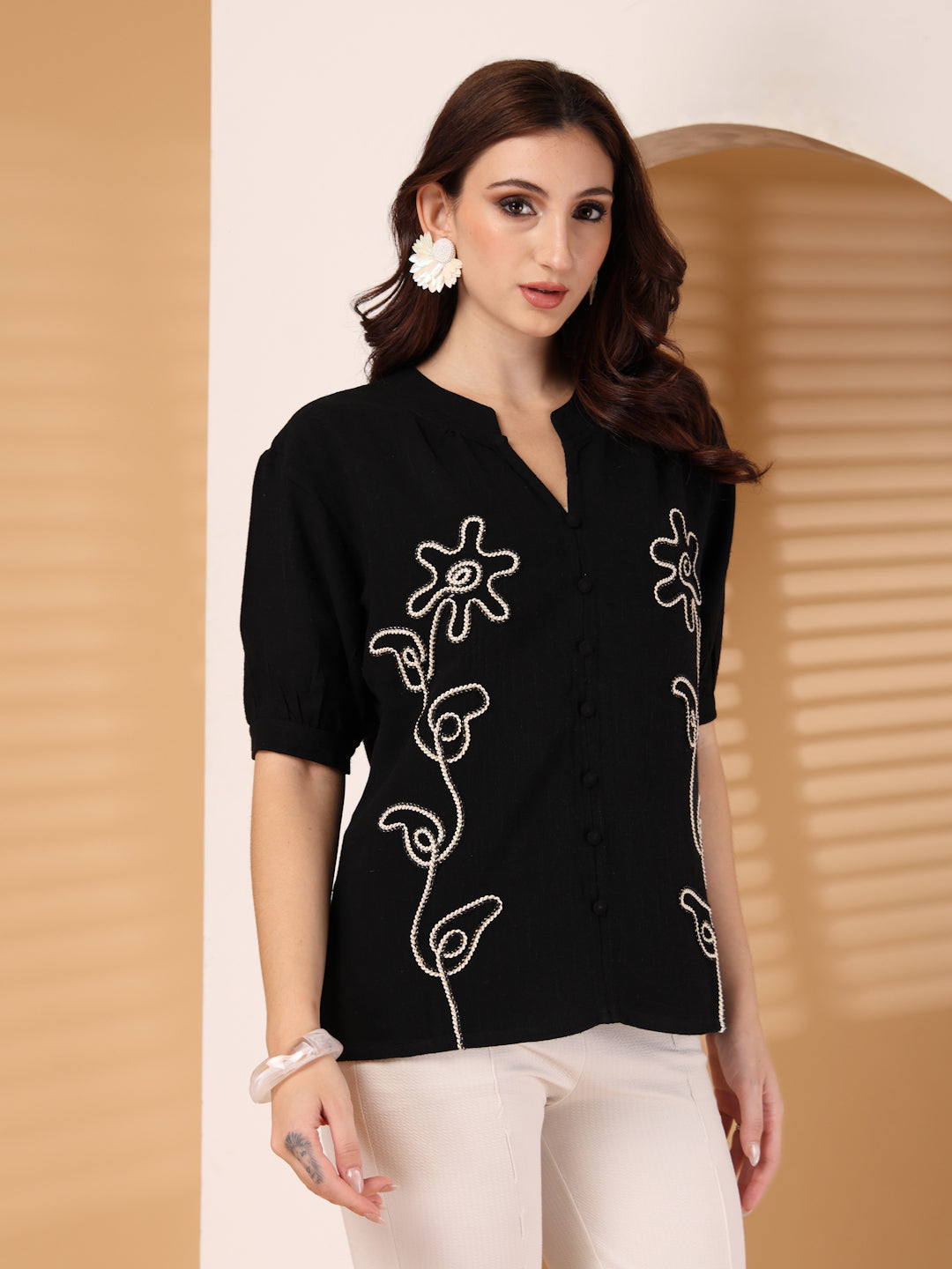 Thirty Threads Womens Black Emboirered V-Neck 3/4 Sleev Length Shirt
